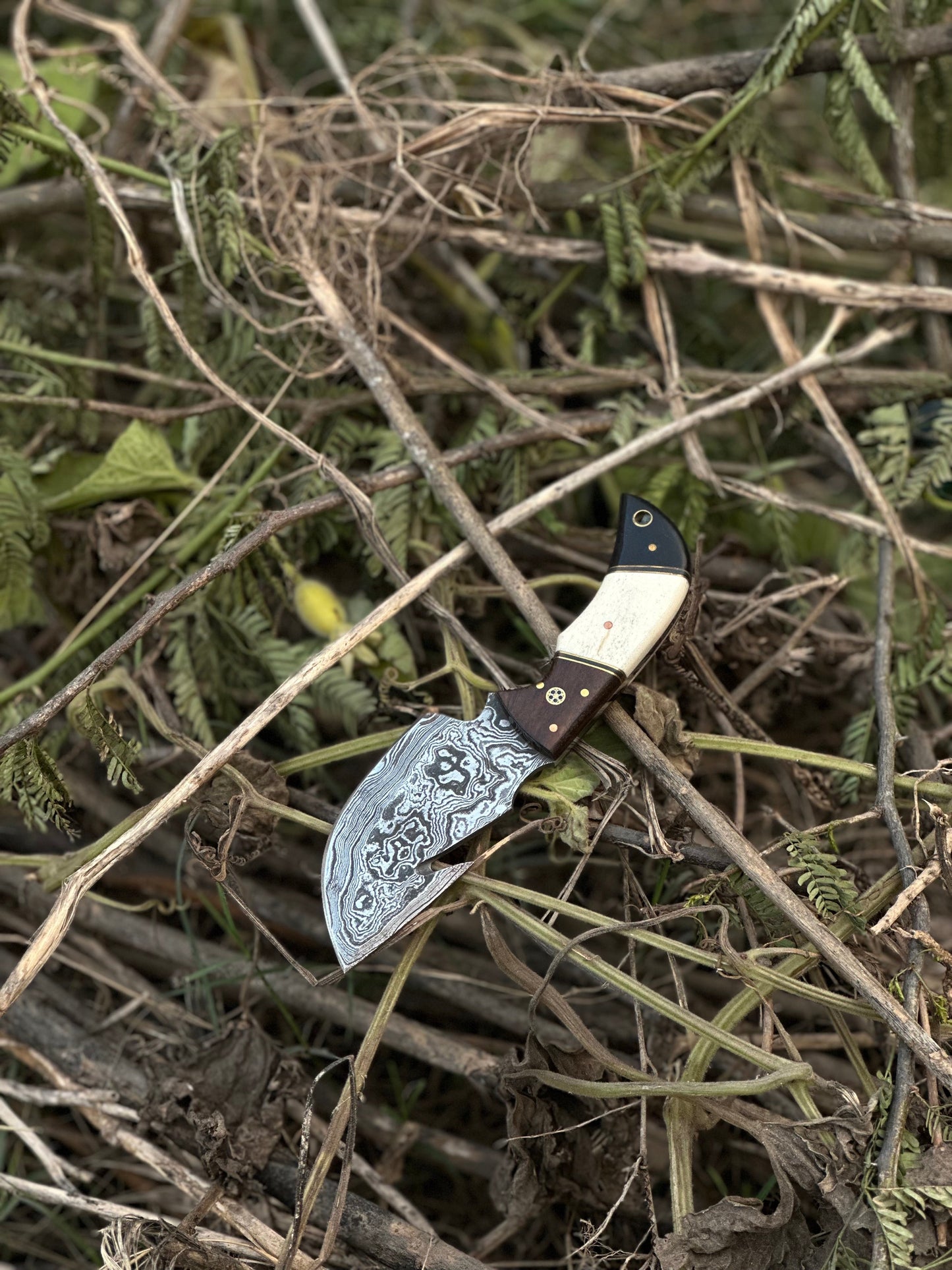 Texan Knives Custom Handmade Damascus Steel Guthook Skinning Knife with Rosewood, Camel Bone & Black Sheet Handle - 7.5” with Leather Sheath