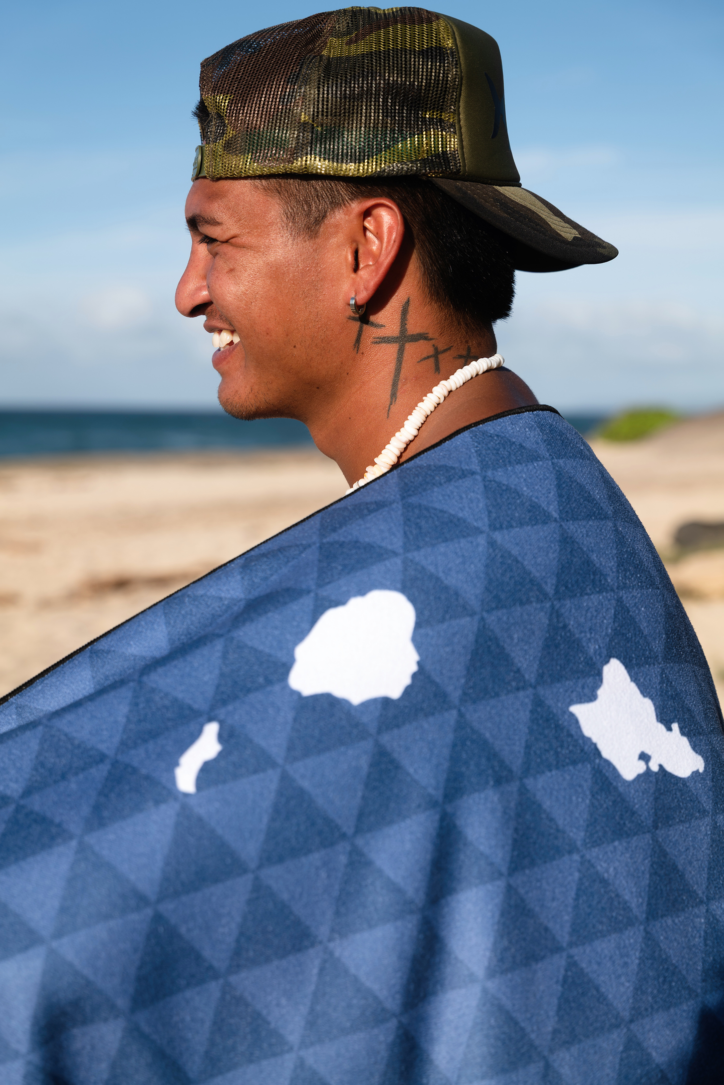 Alaua Hawaiian Flag Anywhere Towel (Ka Hae Hawai'i)