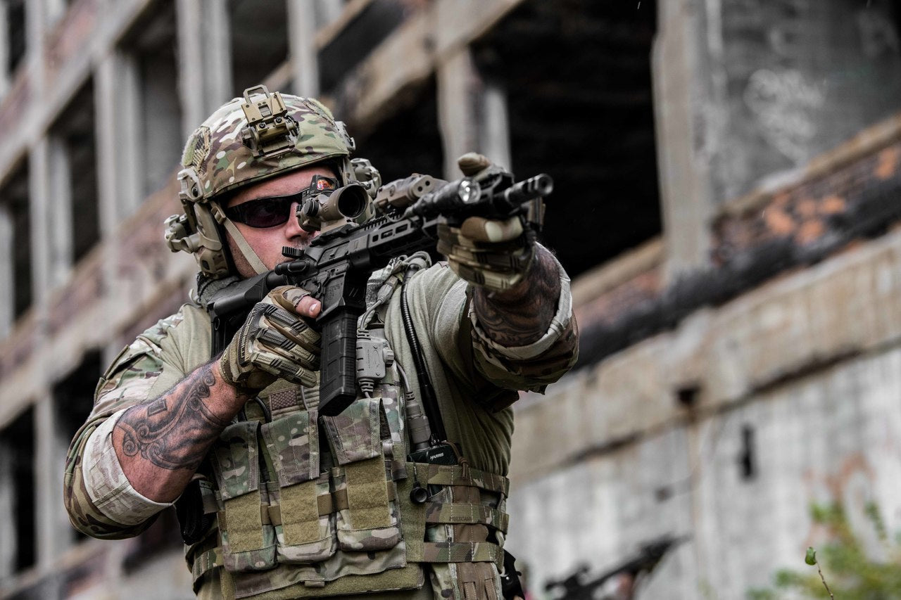 Outlaw Eyewear - Fugitive TAC Op Aluminum Sunglass Black Frame Transition Day-Night Pathfinder X Lens, with Multicam hat and Retaining cord