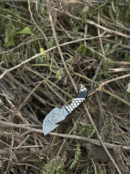 Texan Knives Exquisite Custom Handmade Damascus Steel Guthook Skinning Knife with Unique Resin Handle - 7.5” Blade with Leather Sheath
