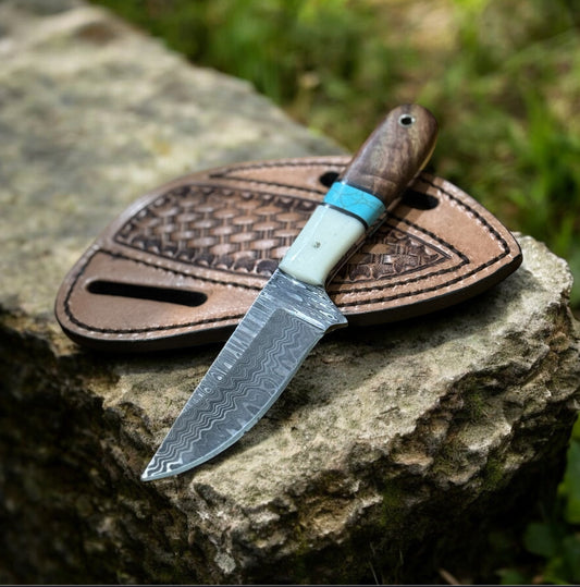 Texan Knives Handmade Western Damascus Knife – Resin & Rosewood Handle with Leather Sheath