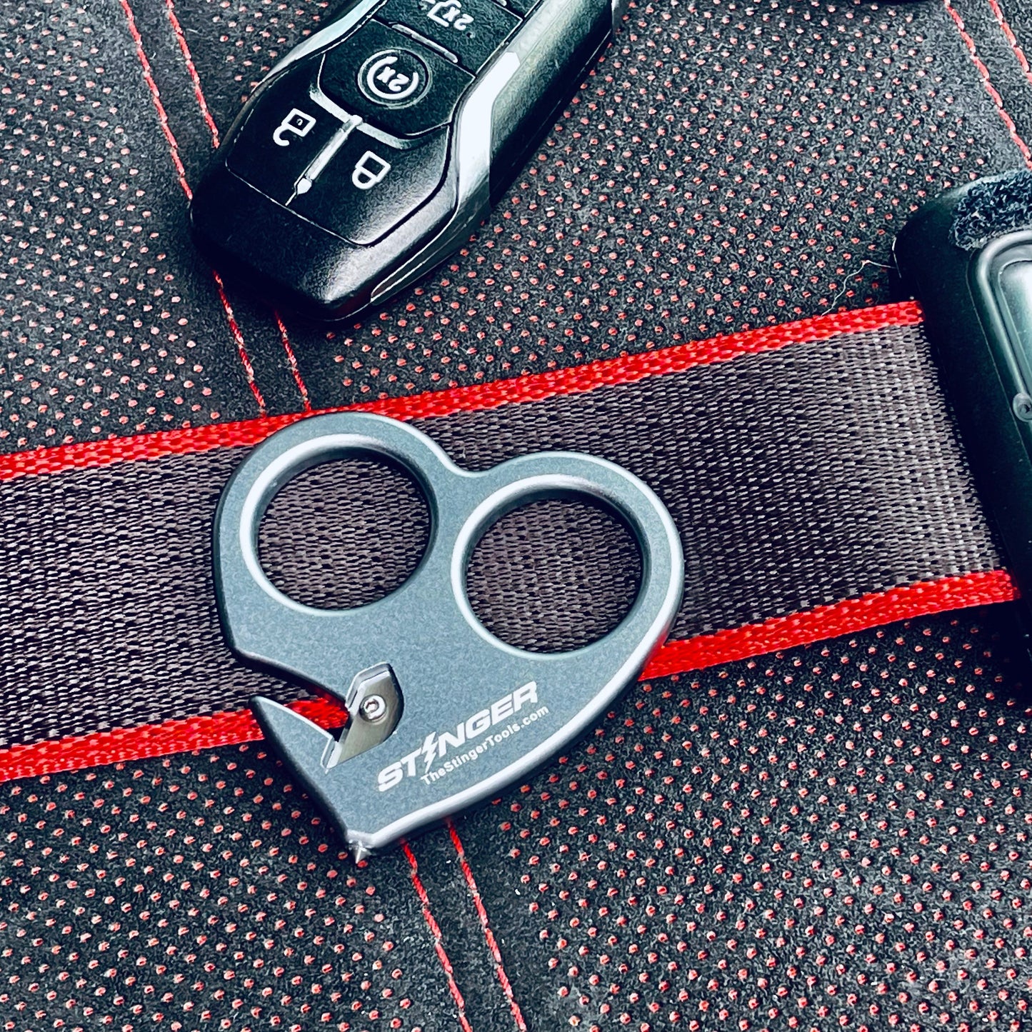 Stinger Survival Tools Emergency Escape Tool Keychain