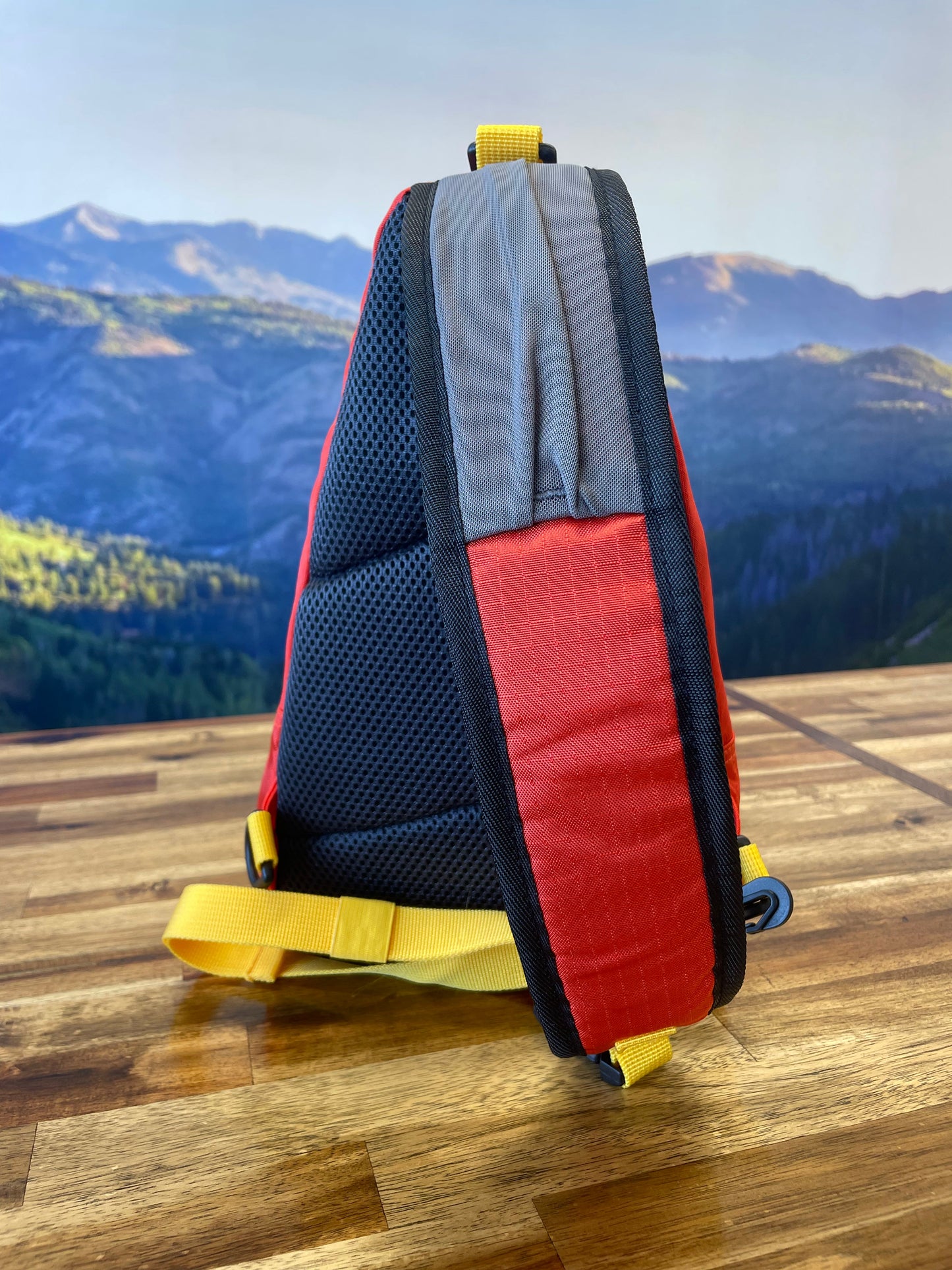 Timpanogos Crossbody Sling Bag 4L (Alta/Retro Navy Orange)