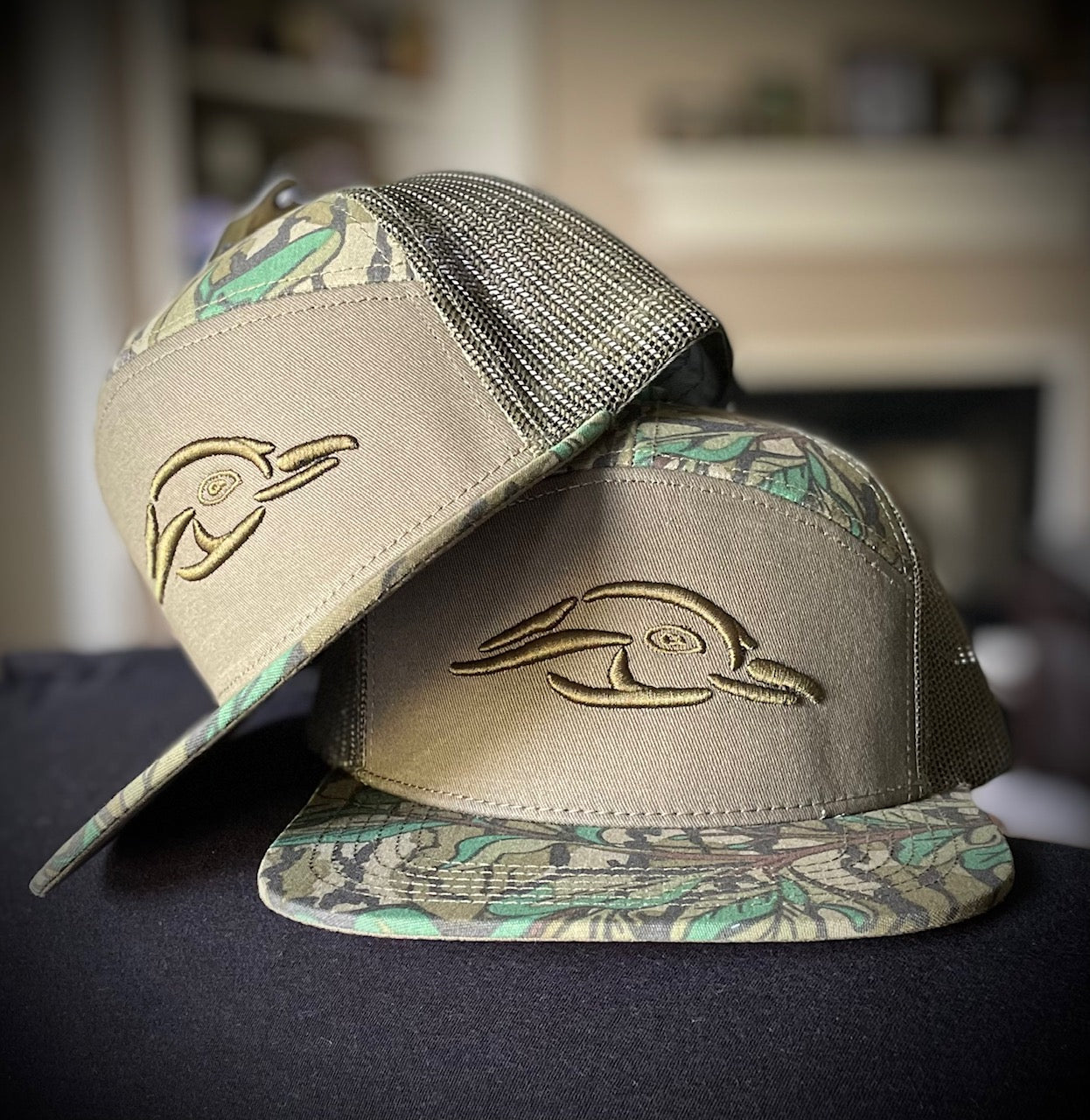 AF Waterfowl Mossy Oak Greenleaf & Olive Duck Logo