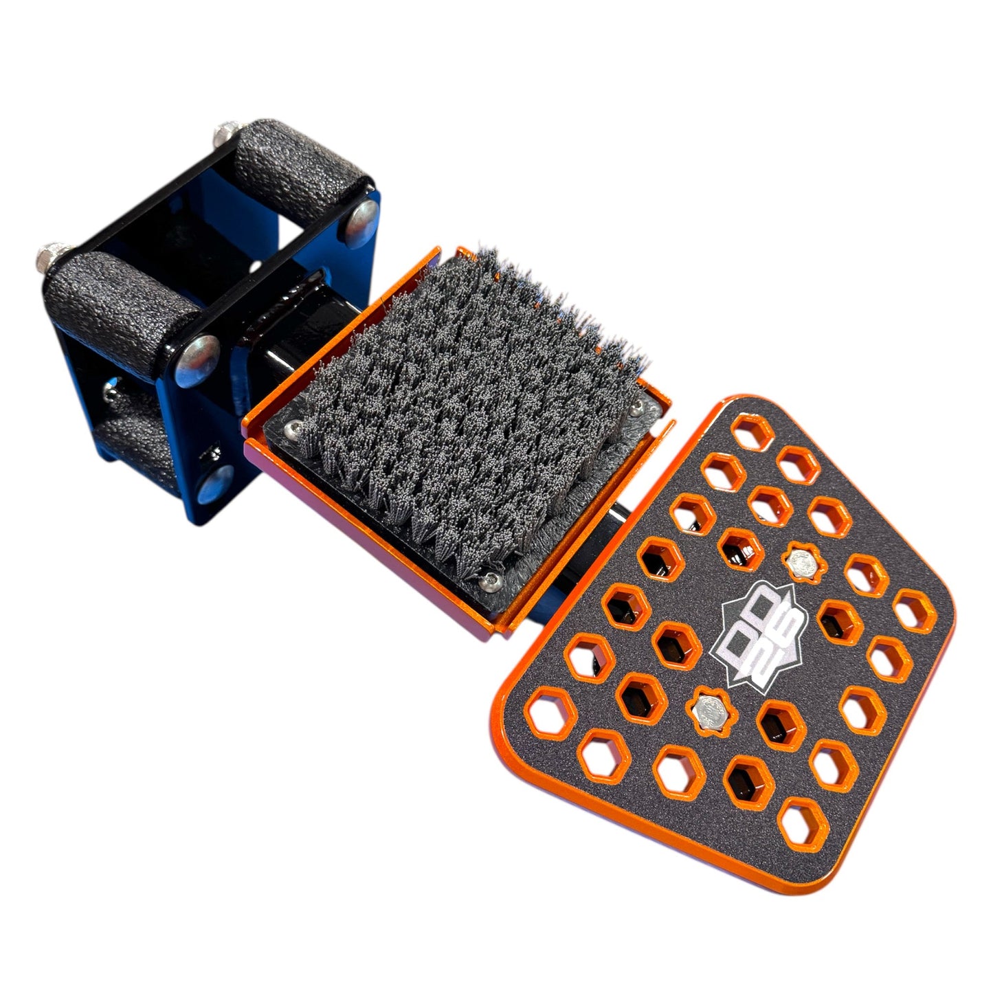 DD26 Fishing Access STEPXL with Mean Clean Kick Brush