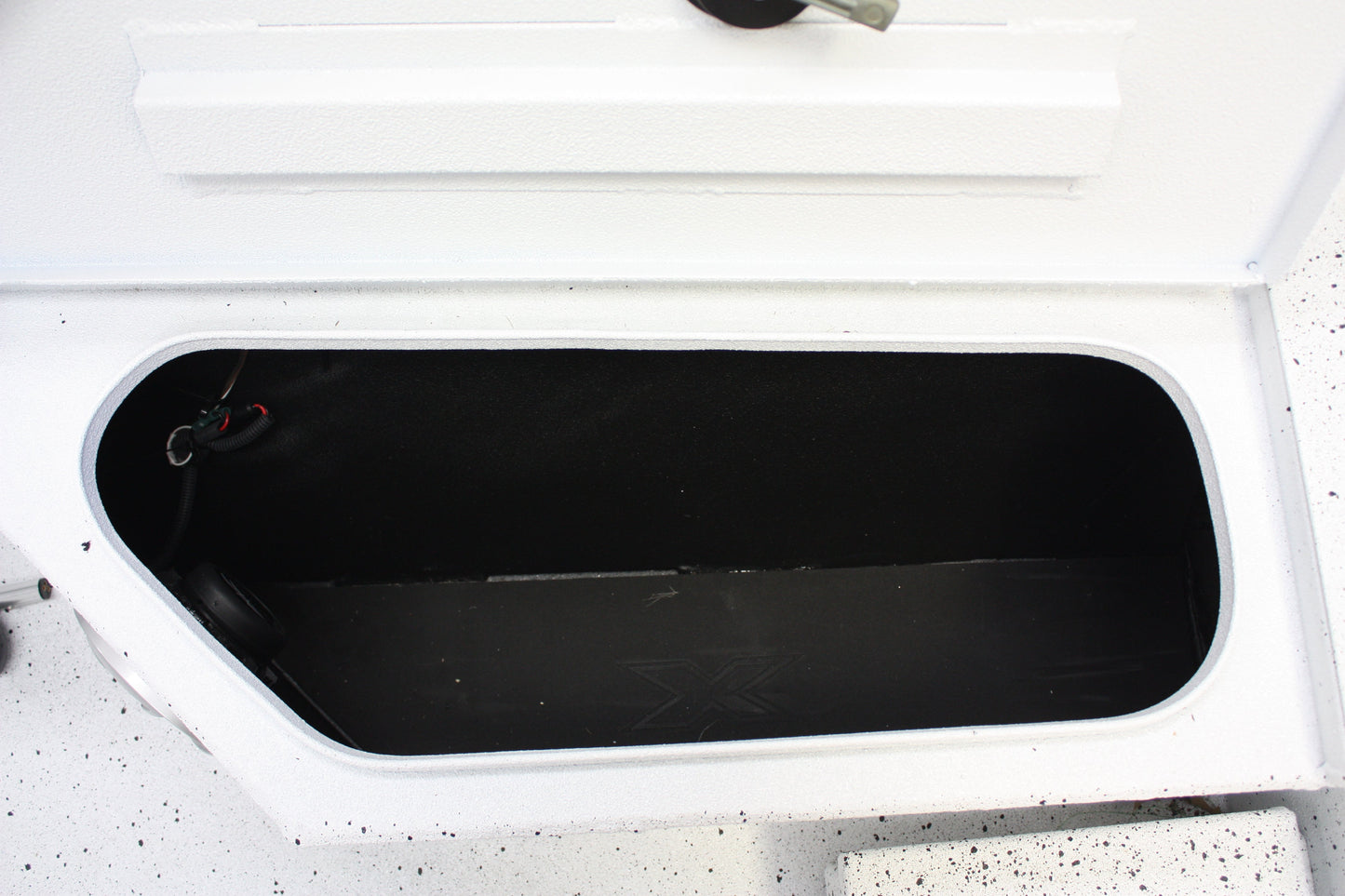 AMPD Marine NPDX0017 XPRESS H 20 B DAY TRAY  PORT AND STARBOARD COMPARTMENTS