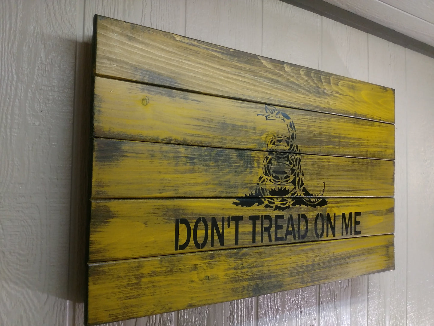 Liberty Home Concealment Small Wooden State Flag & Special Design Gun Case