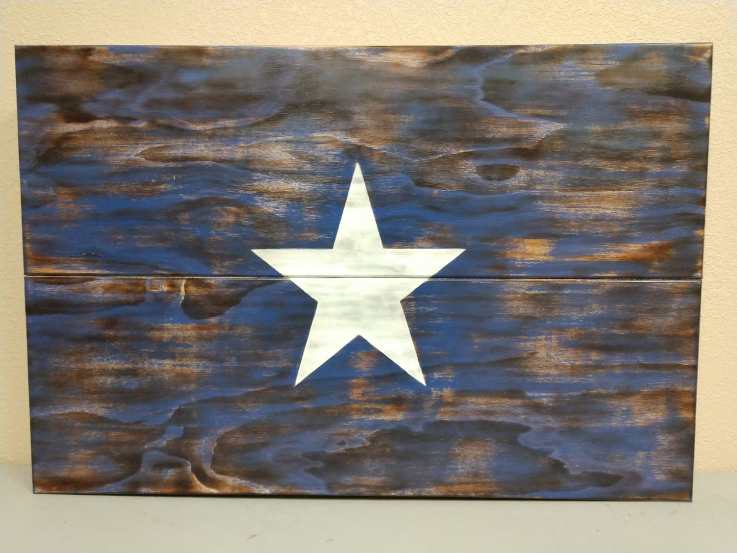 Liberty Home Concealment Large Wooden State Flag & Special Design Gun Case