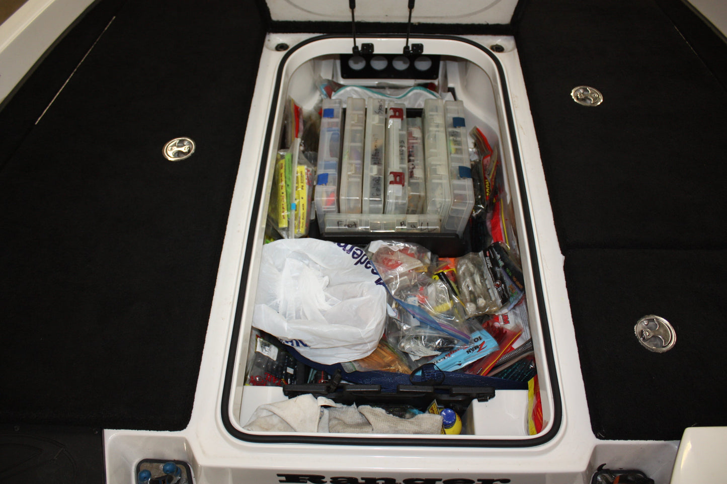 AMPD Marine NPDRANG0021   2019 Ranger®  Z519 / Z518 CENTER COMPARTMENT KIT