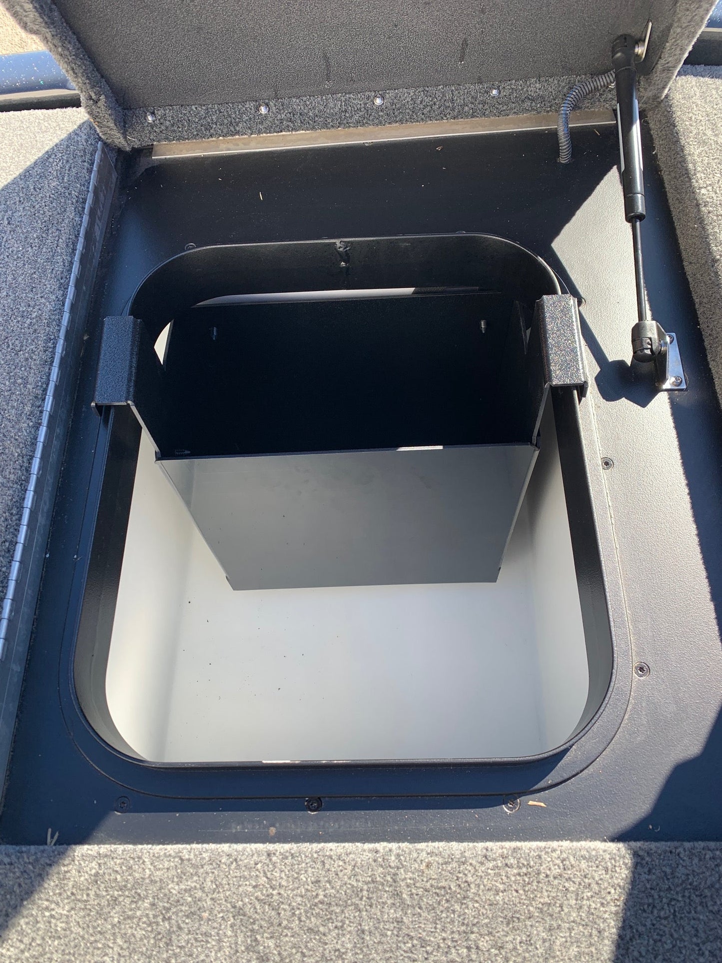 AMPD Marine NPDSK0045  Skeeter® ZXR20/21 TRASH CAN