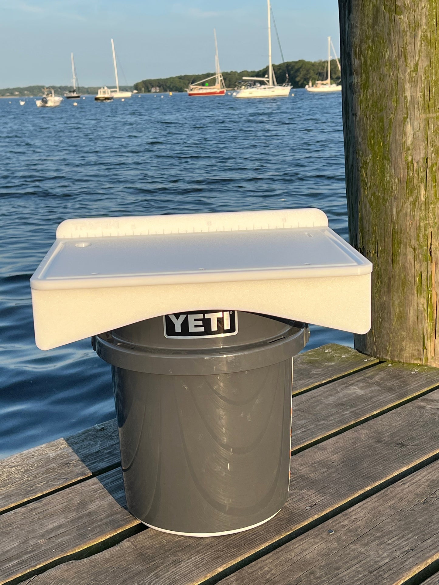 TRAPSKI Premium Single Bucket Raised 18" Fillet Table and Cutting Board