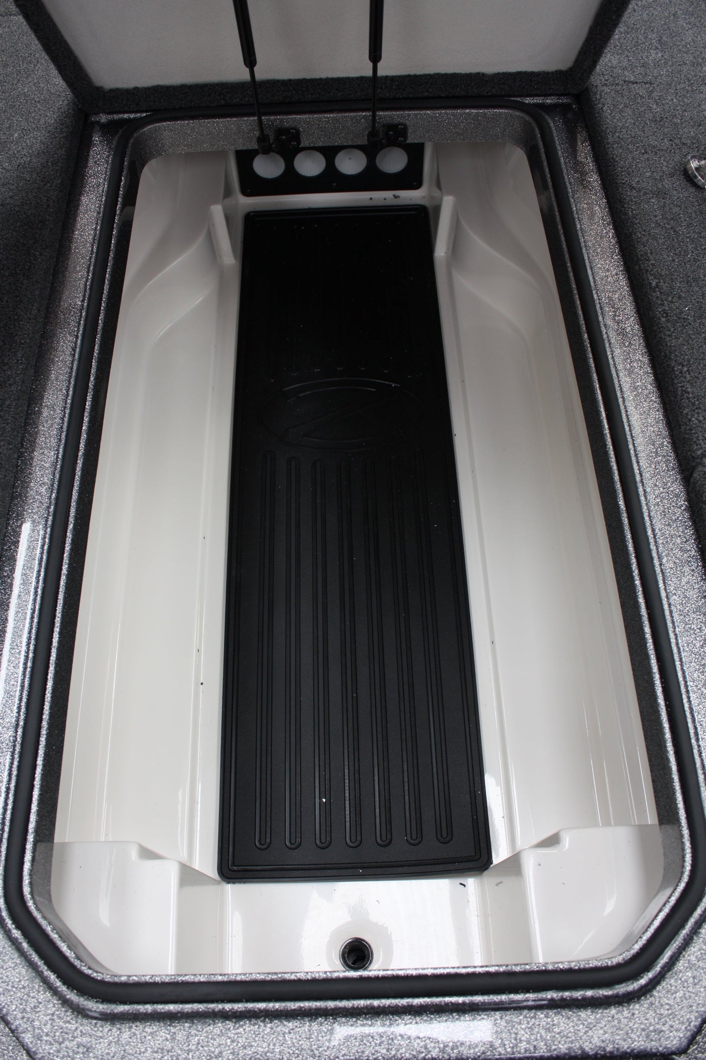AMPD Marine NPDRANG0016 Ranger®  Z185/ 2015 118C CENTER COMPARTMENT KIT
