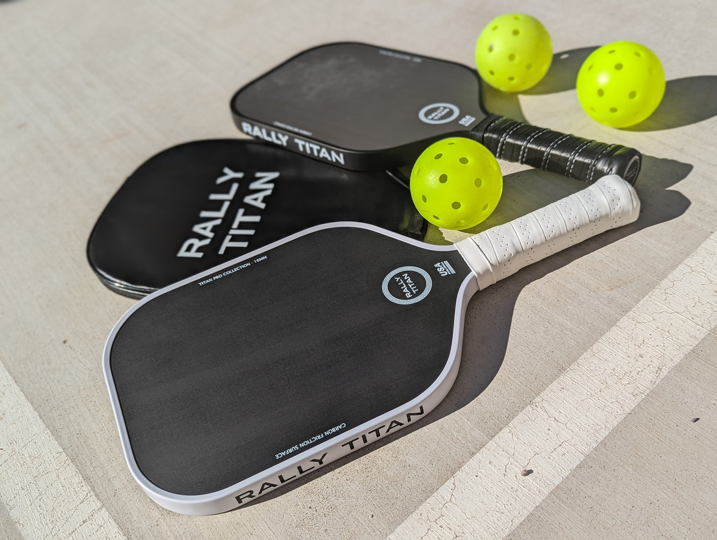 Rally Titan Pickleball Titan Pro Control | 16MM | T700 Titan Carbon Friction Surface | Textured Surface | Black