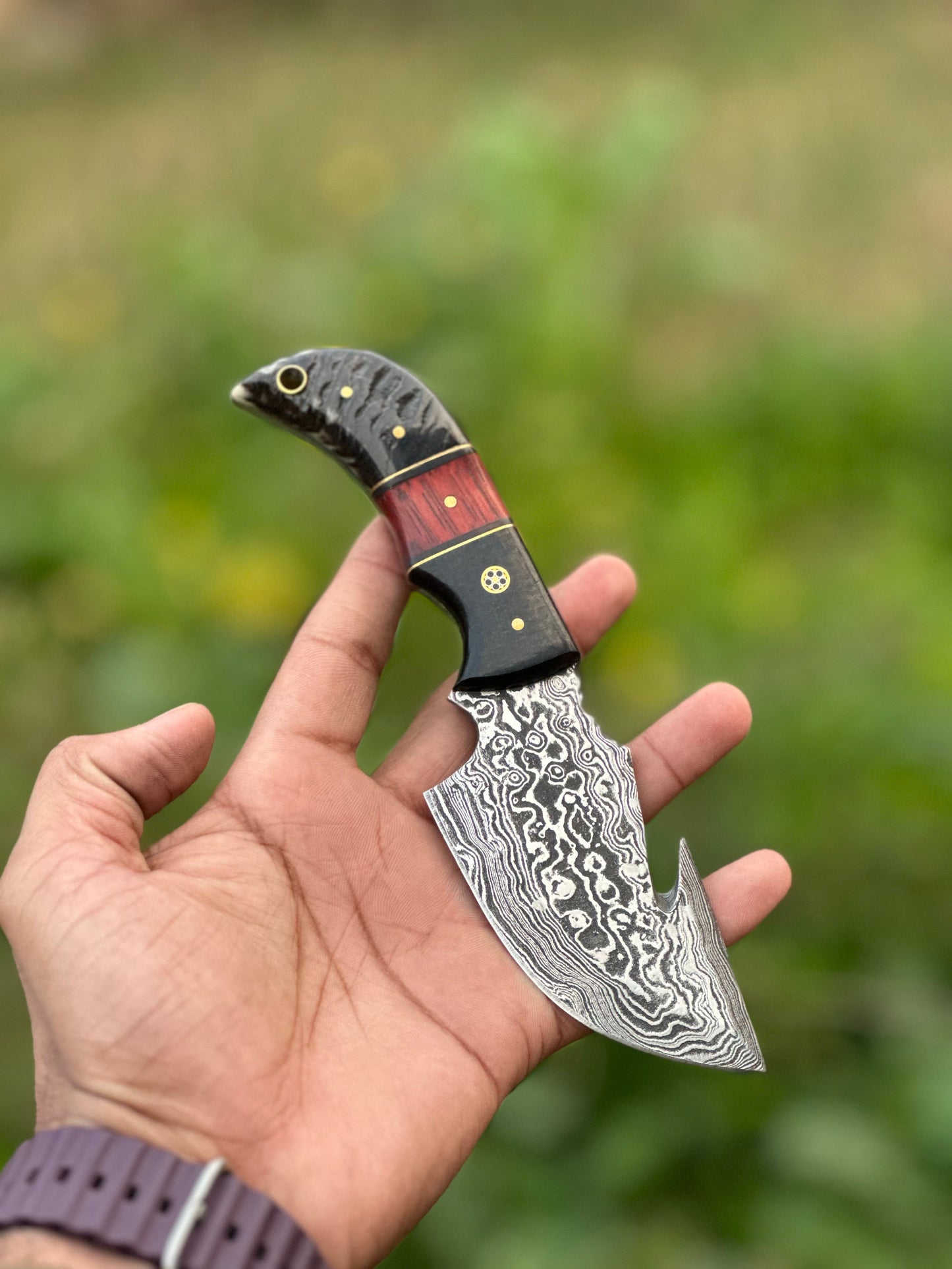 Texan Knives Premium Custom Handmade Damascus Steel Guthook Skinning Knife with Resin Handle - 7.5” Sharp Blade with Leather Sheath