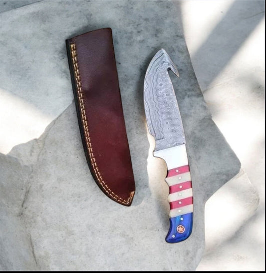 Texan Knives Premium Guthook Skinning Knife - 9" Damascus Steel Blade, Texas Flag Handle, Leather Case