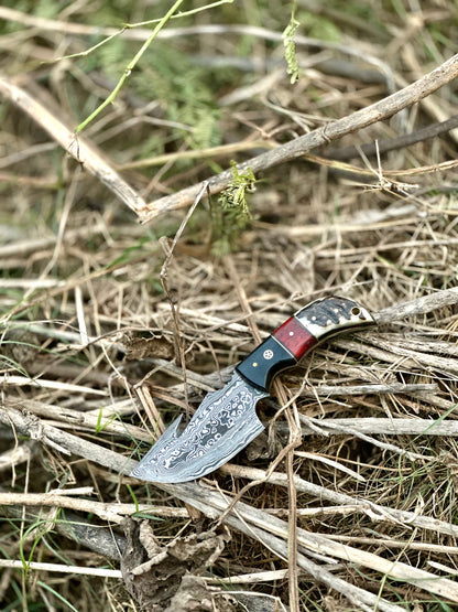 Texan Knives Premium Custom Handmade Damascus Steel Guthook Skinning Knife with Resin Handle - 7.5” Sharp Blade with Leather Sheath