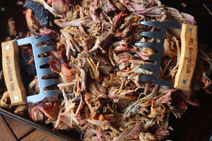 Grill Masters Club BBQ Super Bundle: Cutting Board, Meat Claws & Spatula