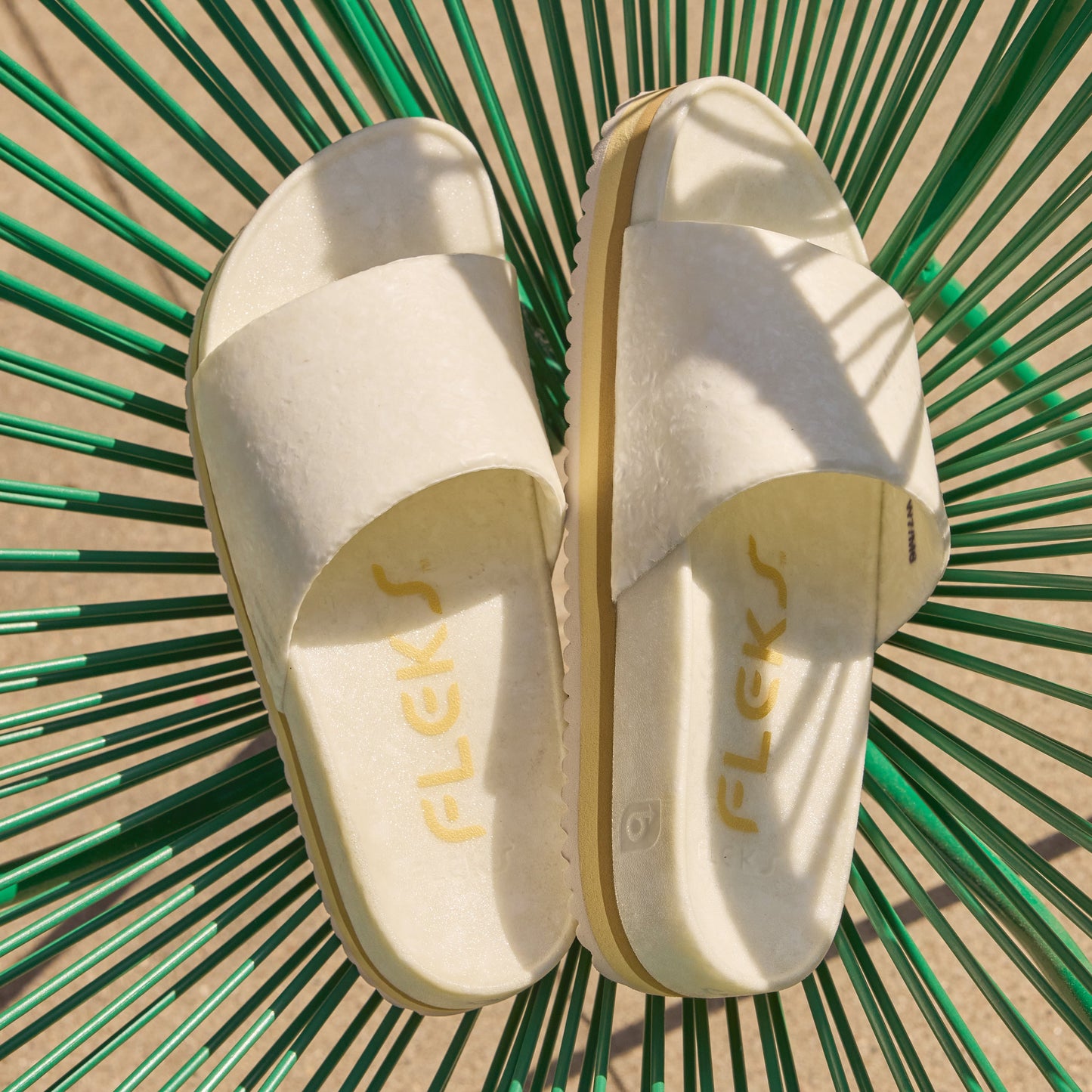 Fleks East Beach Slide Platform - Chamois