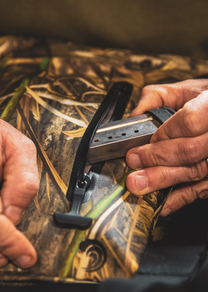 Dry Pocket Mossy Oak - Auto-Sealing, Waterproof, Floating, Scent Proof Universal Utility Dry Bag