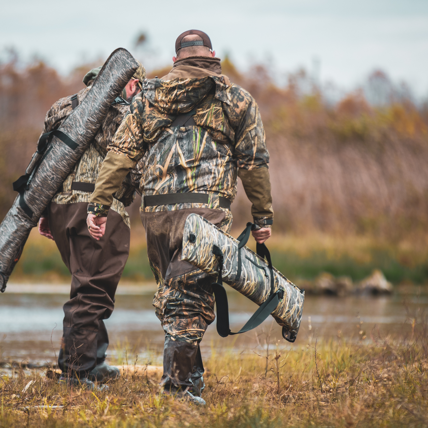 Dry Pocket Mossy Oak - Auto-Sealing, Waterproof, Floating, Scent Proof Shotgun Bag