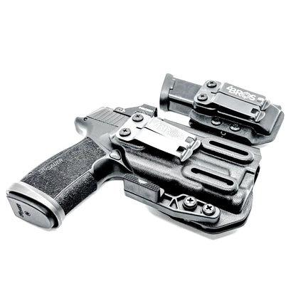 Four Brothers Sig P365-XMACRO & TLR-7 Sub IWB RH Holster with Magazine Carrier Combo