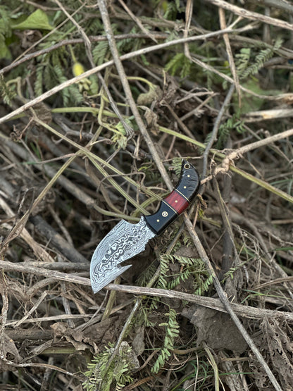 Texan Knives Premium Custom Handmade Damascus Steel Guthook Skinning Knife with Resin Handle - 7.5” Sharp Blade with Leather Sheath