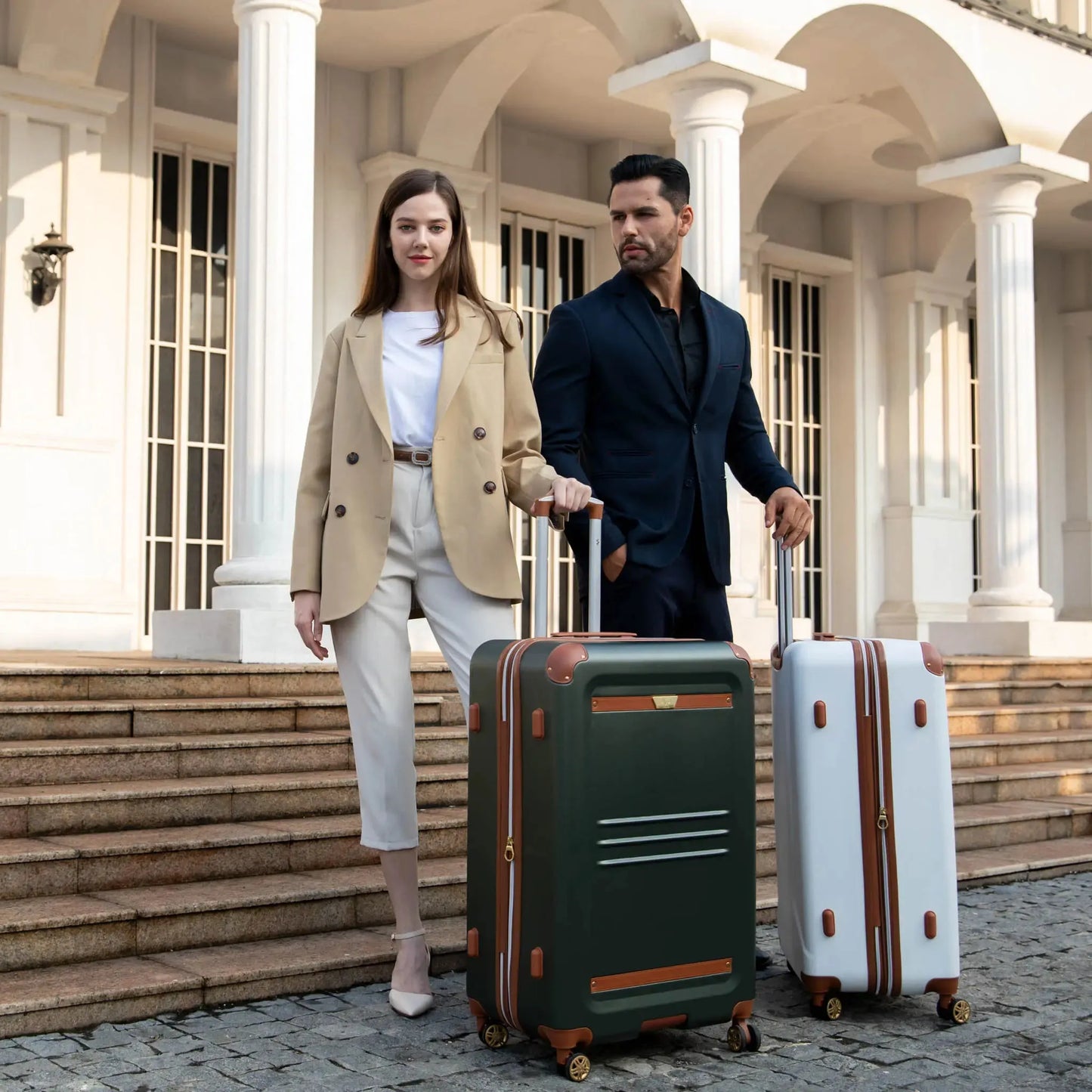 Travellty Vintage 3 Piece Expandable Retro Luggage Set