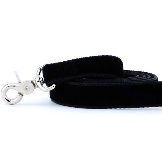 2 Hounds Design Black Velvet Dog Leash