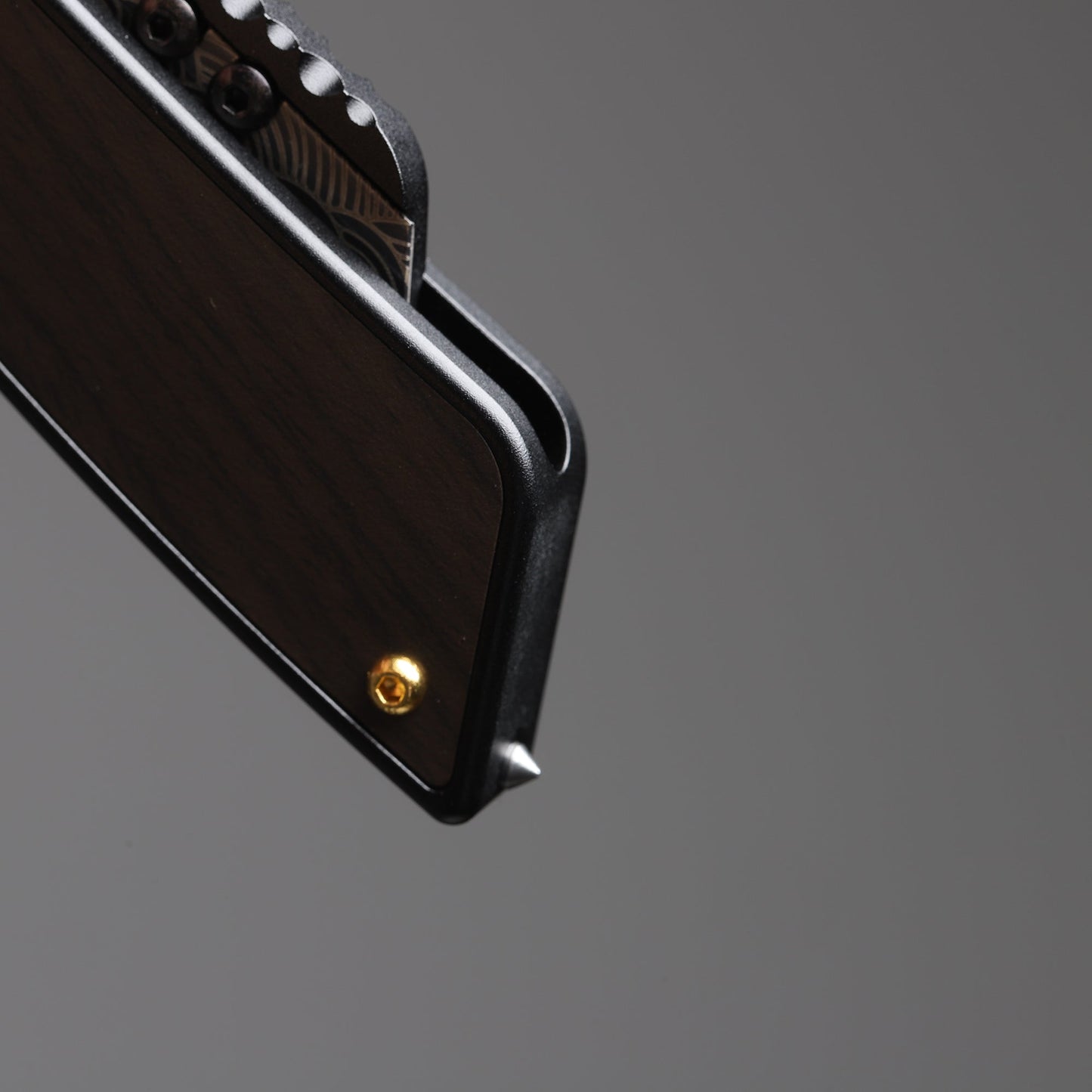 Stinger Survival Tools Hair And Beard Styling Comb (Vintage Straight Razor)