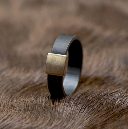 Everyday Outdoors Gunmetal 7mm 14kt Yellow Gold Barrel Band