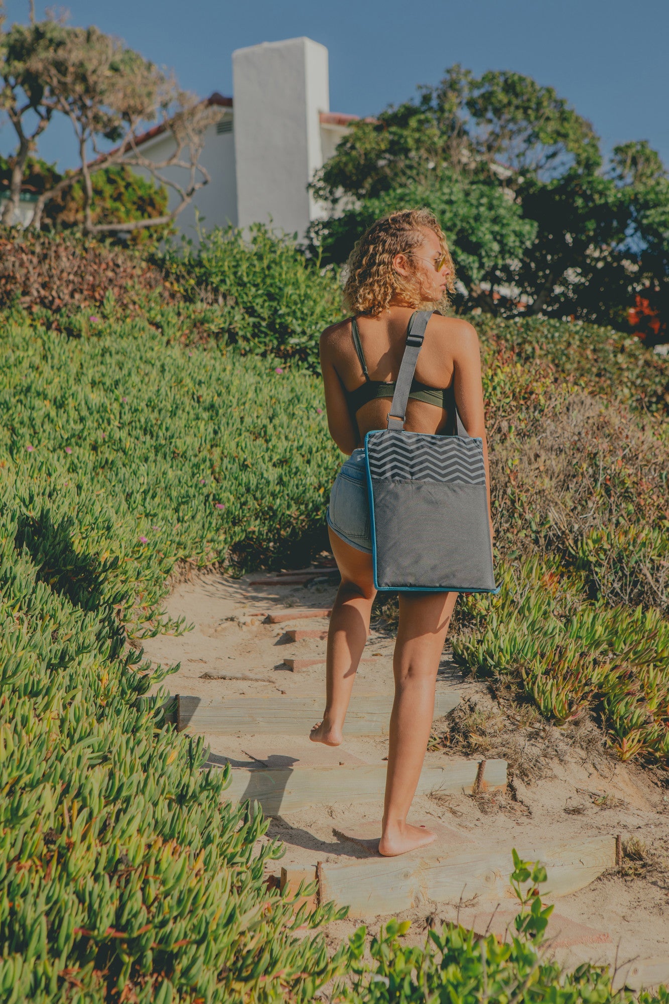 Picnic Time Vista Outdoor Picnic Blanket & Tote