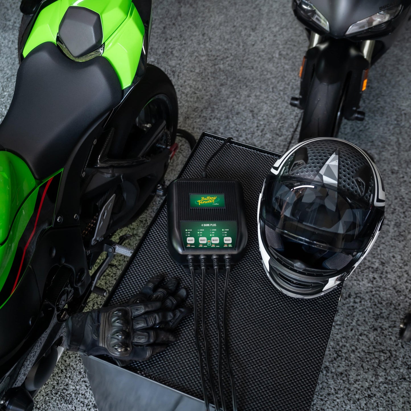 Battery Tender® 4-Bank, 1.25 AMP 12V Battery Charger