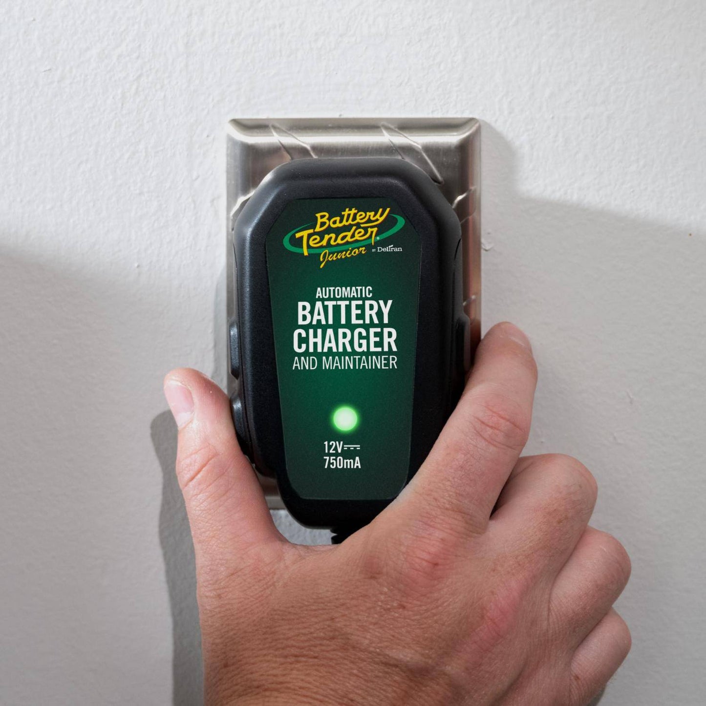 Battery Tender Junior 750mA 12V Battery Charger and Maintainer