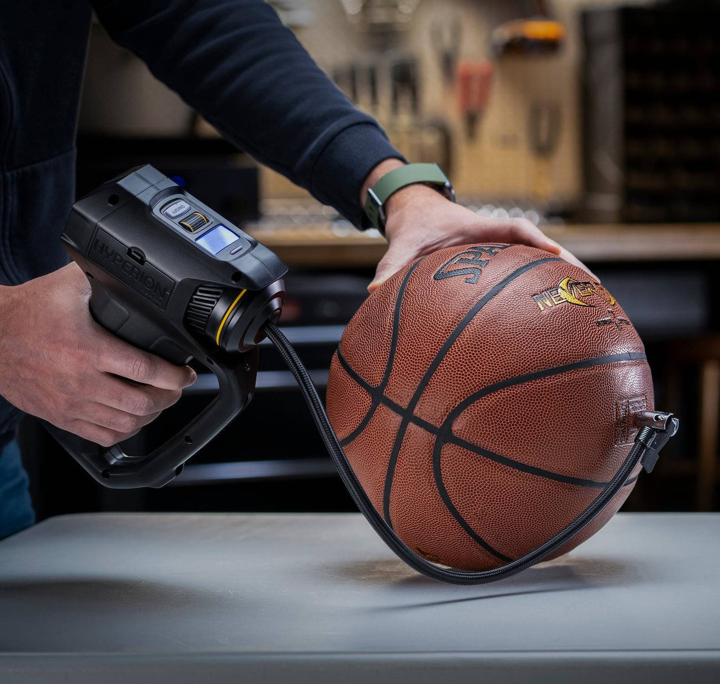 Battery Tender® Hyperion Lift-Assist™ Portable Tire Inflator