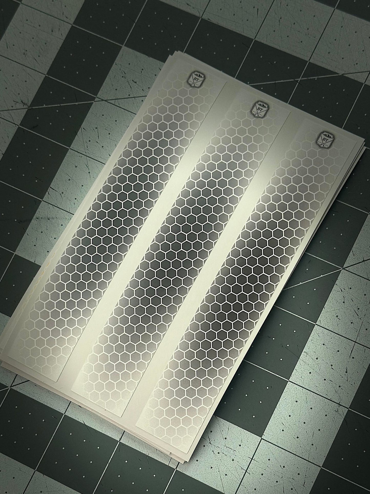 The Bowtique White Shadow Drop Honeycomb Arrow Wraps