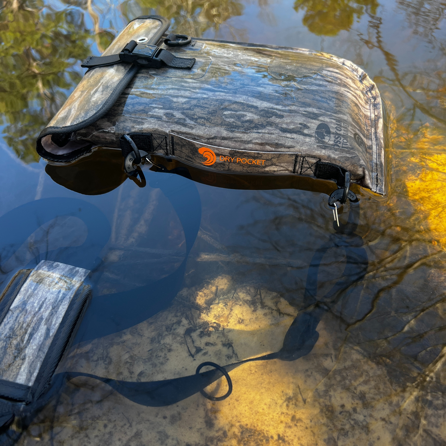 Dry Pocket Mossy Oak - Auto-Sealing, Waterproof, Floating, Scent Proof Universal Utility Dry Bag