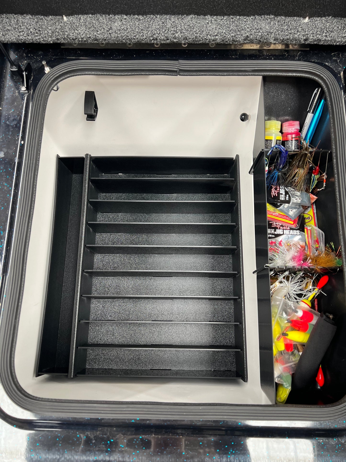 AMPD Marine NPDBC0016 2025 BASS CAT CARACAL STS COMPARTMENT 2 WITH SIDE TRAY