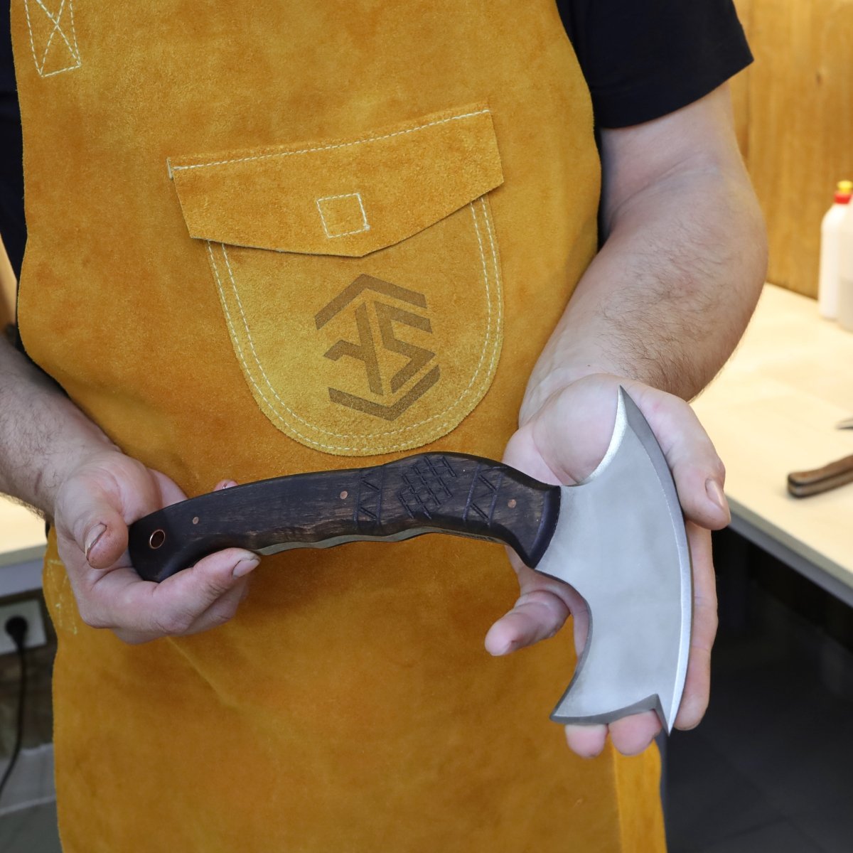 AncientSmithy Compact tomahawk "Tahu" with wooden handle
