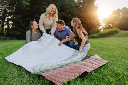 Picnic Time Aura Outdoor Puffer Blanket