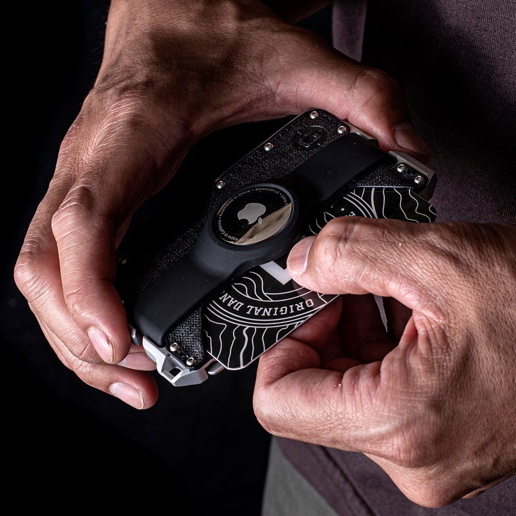 DANGO D01 AIRTAG WALLET - Angler's Pro Tackle & Outdoors