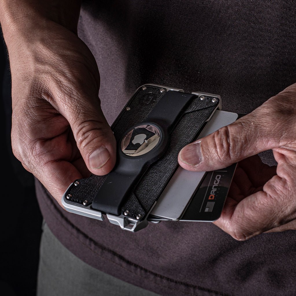 DANGO D01 AIRTAG WALLET - Angler's Pro Tackle & Outdoors