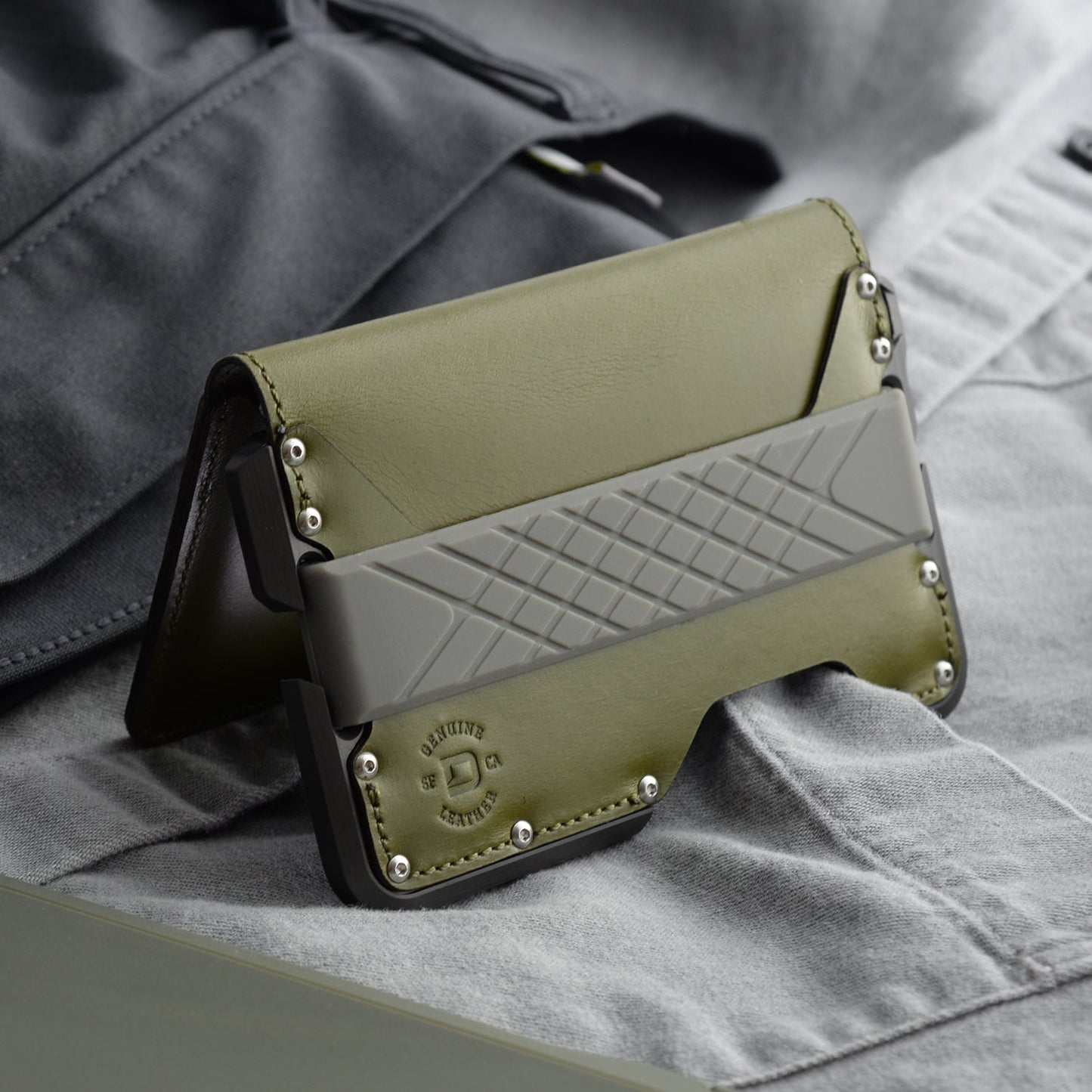 DANGO D01 DAPPER™ BIFOLD WALLET - Angler's Pro Tackle & Outdoors