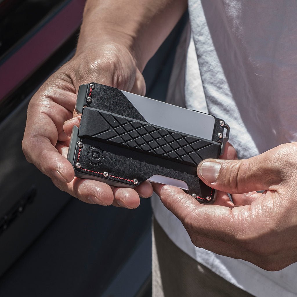 DANGO D01 R - SPEC™ WALLET - Angler's Pro Tackle & Outdoors