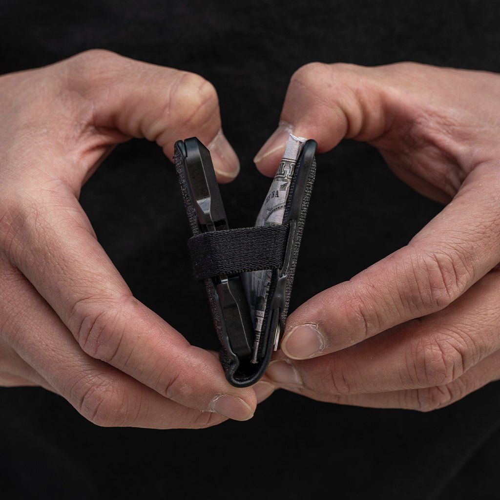 DANGO D03 DAPPER™ BIFOLD WALLET - Angler's Pro Tackle & Outdoors