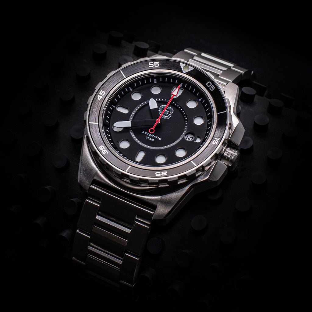 DANGO DV - 02 - AUTOMATIC DIVE WATCH WITH METAL BRACELET - Angler's Pro Tackle & Outdoors