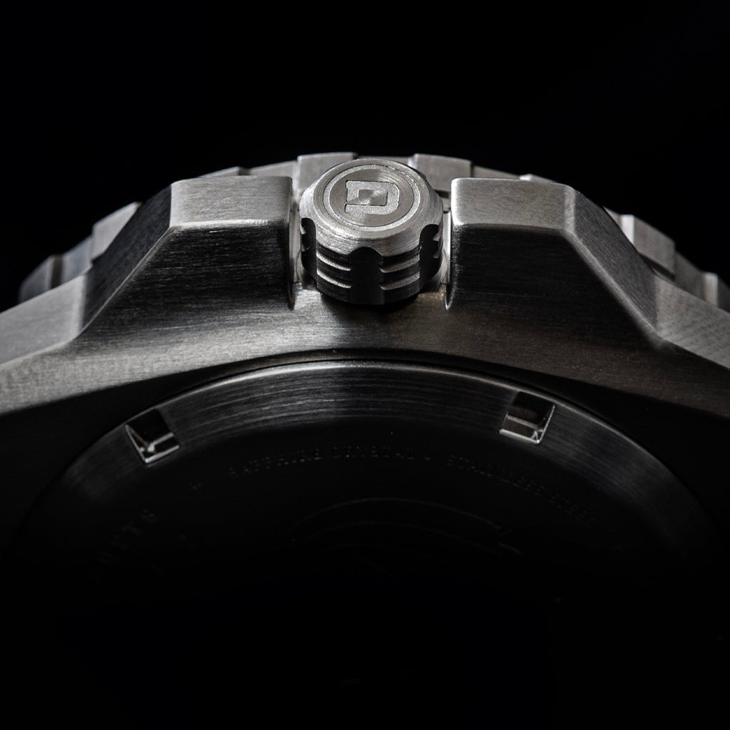 DANGO DV - 02 - AUTOMATIC DIVE WATCH WITH SILICONE SPORT STRAP - Angler's Pro Tackle & Outdoors