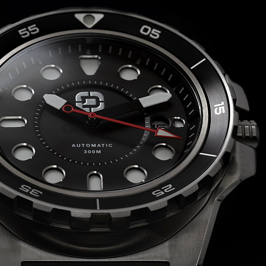 DANGO DV - 02 - AUTOMATIC DIVE WATCH WITH SILICONE SPORT STRAP - Angler's Pro Tackle & Outdoors