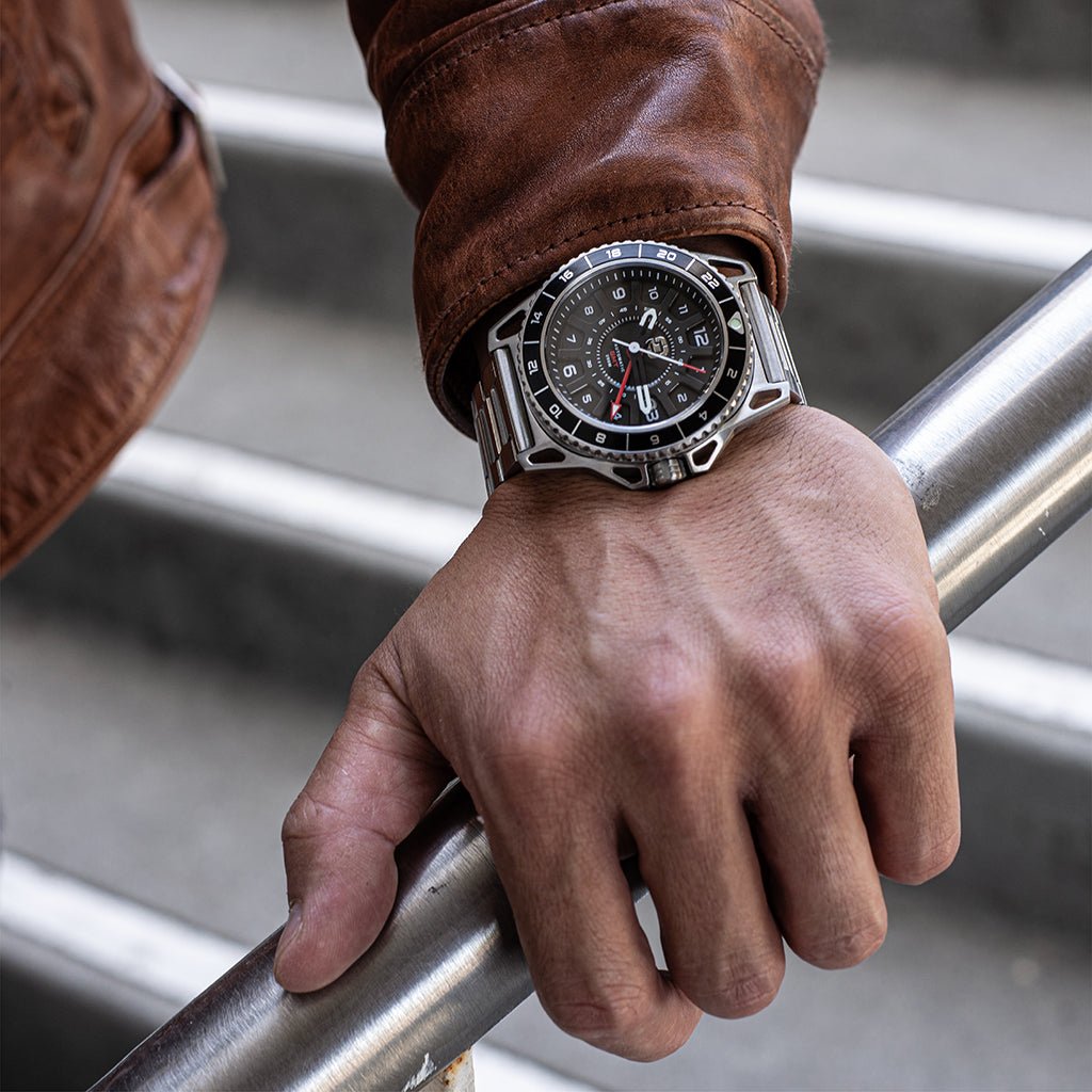 DANGO GMT - 01 - AUTOMATIC GMT WATCH WITH METAL BRACELET - Angler's Pro Tackle & Outdoors