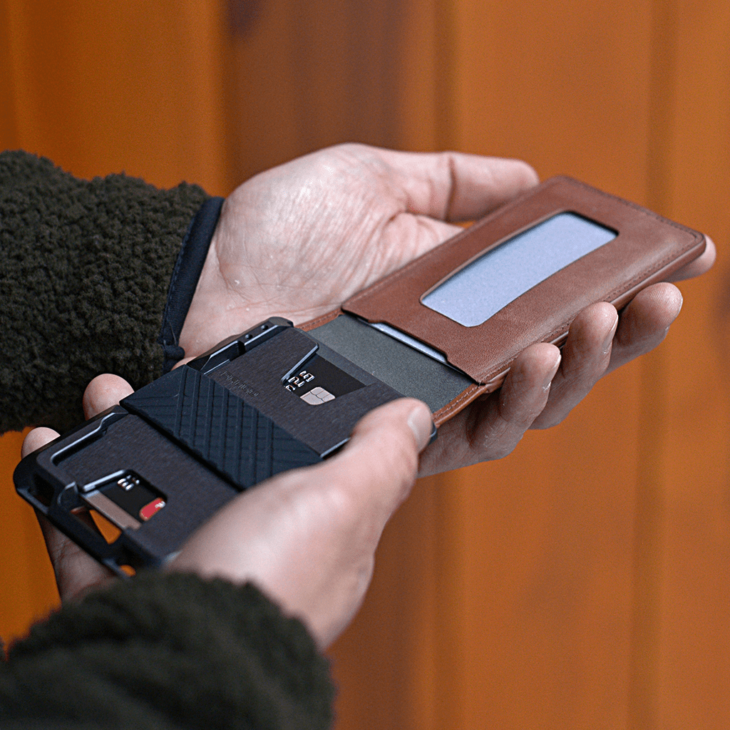 DANGO M1 MAVERICK™ 4 POCKET BIFOLD LEATHER - Angler's Pro Tackle & Outdoors