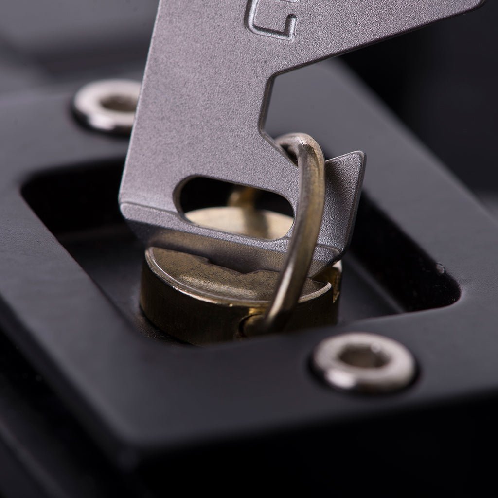 DANGO P01 PIONEER™ TRAVEL WALLET - Angler's Pro Tackle & Outdoors